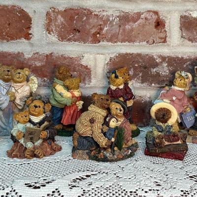 Vintage Bear Figurines – Family, Love, and Celebration Themes 