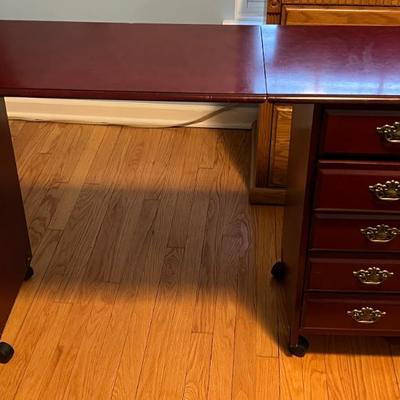 Wood Desk with Collapsible Return