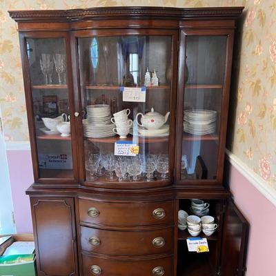 Sale Photo Thumbnail #192: Vintage Mahogany China Cabinet