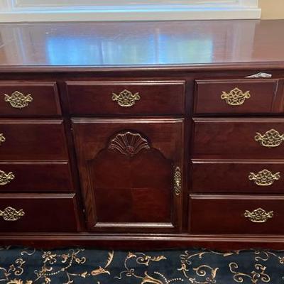 Dresser
