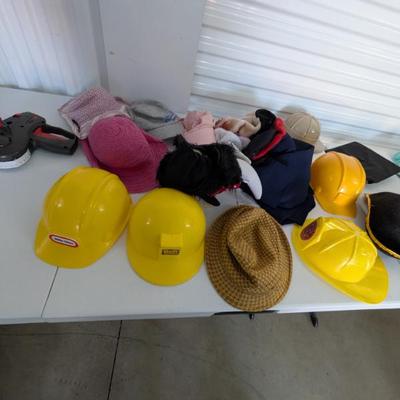 Unleash imagination with this fantastic assortment of children's hats, ideal for dramatic play, costumes, and role-playing! This fun...