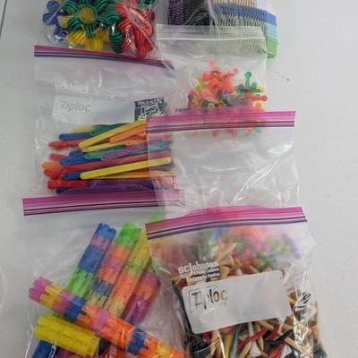 A fantastic collection of versatile educational manipulatives and loose parts, ideal for open-ended play, math activities, fine motor...