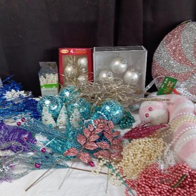 Holiday Ornaments, Decorations & Throw Pillows 