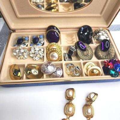 Keep On Clip-Ons - Vintage Lot Of Clip-on Earrings 