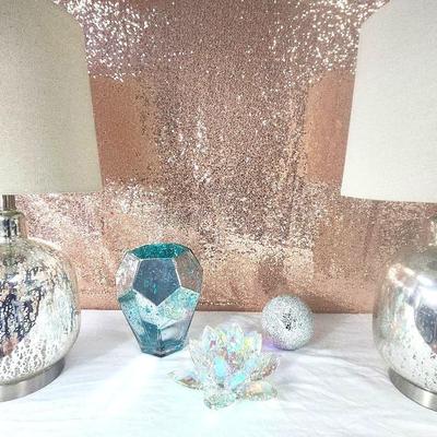 Two Shimmery Table Lamps, Vase & Decor!