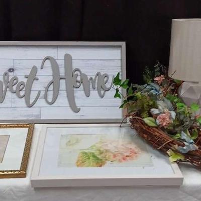 Wall Hangings & Artificial Floral Decor