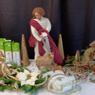 Reindeer & Religious Holiday Decor 