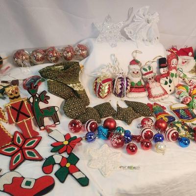 Large Bundle Of Vintage Holiday Ornaments! Indonesia Crafted Set & Bucilla Ornaments 