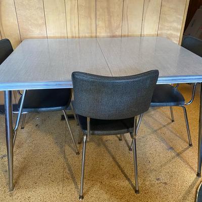 Chromcraft Table And Chairs 