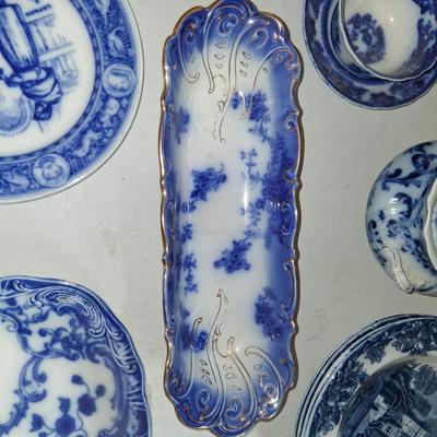 La Belle Flow blue celery dish