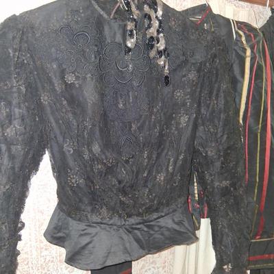 Sale Photo Thumbnail #177: VICTORIAN MOURING CLOTHING