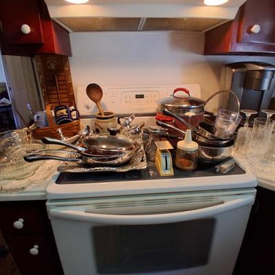 Sale Photo Thumbnail #111: KITCHEN WARE