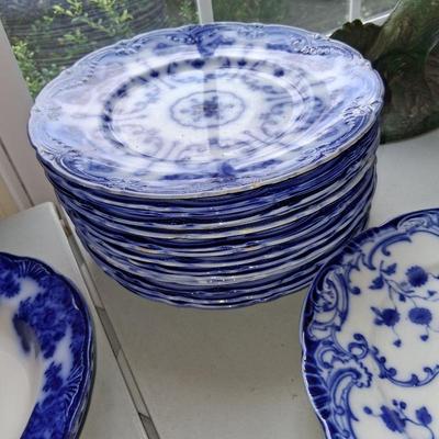 16) dinner plates New Wharf flow blue