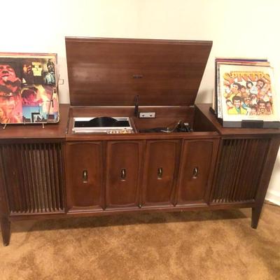 MCM Stereo Console. It all works, even the turn table!!