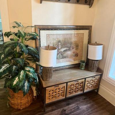 Sale Photo Thumbnail #37: Entry table w baskets 