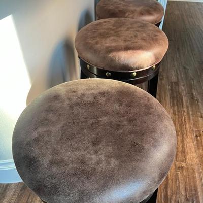 Sale Photo Thumbnail #48: Leather top bar stools - nice!