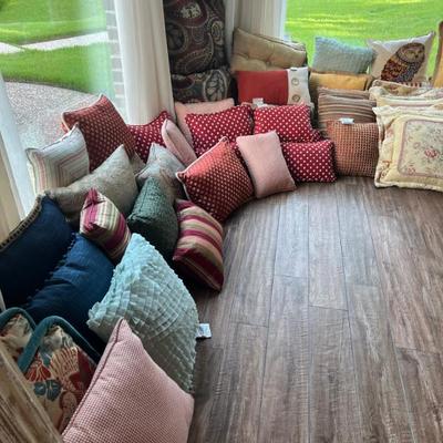 Sale Photo Thumbnail #54: Throw pillow Heaven! 