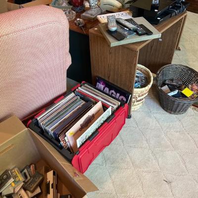 Sale Photo Thumbnail #30: Albums and cassettes 
