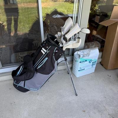 Women’s golf clubs and brand new bag