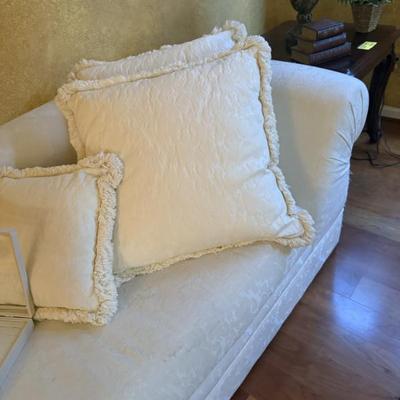 Chaise lounge 