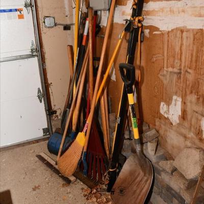 1402 garage