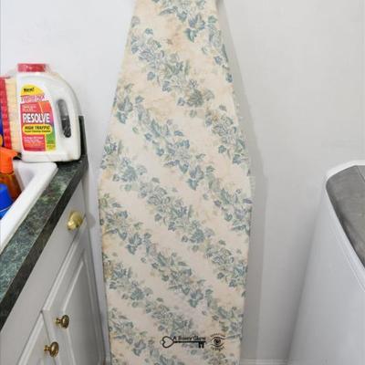1043 laundry room