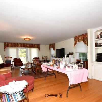 0032 family room