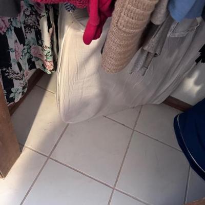 Sale Photo Thumbnail #557