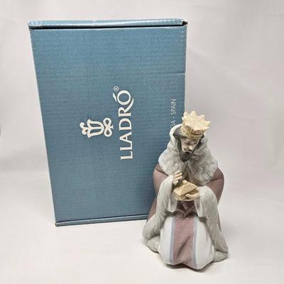 Lladro Nativity #5480 "Rey Gaspar - King Gaspar" in Box
