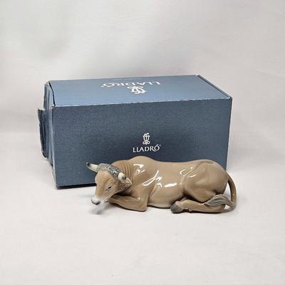 Lladro Nativity #5482 "El buey - Ox" in Box
