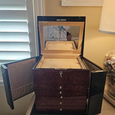 Sale Photo Thumbnail #360