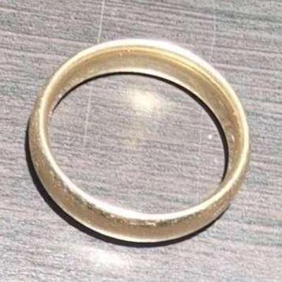 10K Gold Ring tw 5.56g Size 9