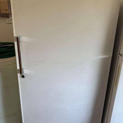 Hotpoint Stand Up Freezer 63 1/8 X 32