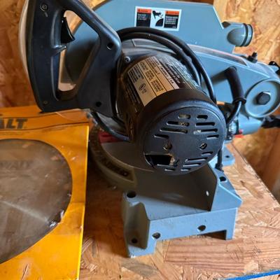 Delta 10” Compound Miter Saw – Model 36-220