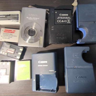 Canon PowerShot SD790 IS Camera with Canon Batteries & Battery Chargers