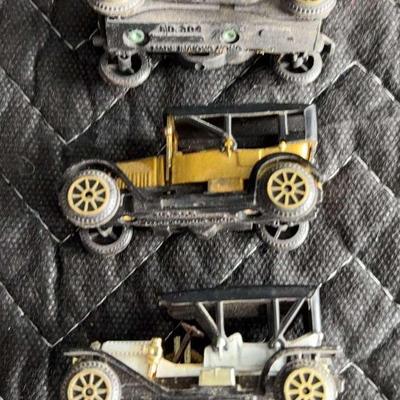 Vintage Diecast 1910 Ford Model T #304, 1914 Vauxhall Prince Henry model #306, Readers Digest #305
