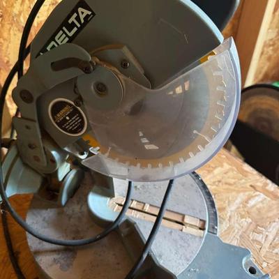 Delta 10” Miter Saw with Blade & Delta Dust Bag – Classic Heavy-Duty Power Tool