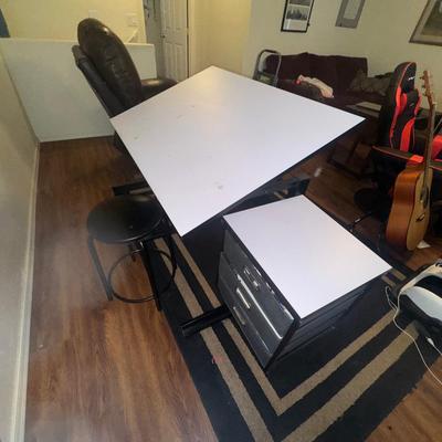 Art Desk 