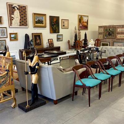 Estate sale photo