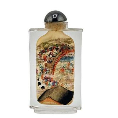 Lot 059  
Chinese Reverse Hand Painted Village Scenes Snuff with Stopper