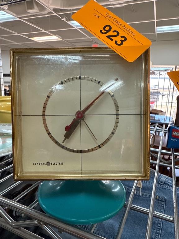 Sale Photo Thumbnail #378