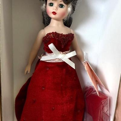 Scarlett O’Hara The Red Velvet Ball Gown 197/500 #51795 By Madame Alexander 
