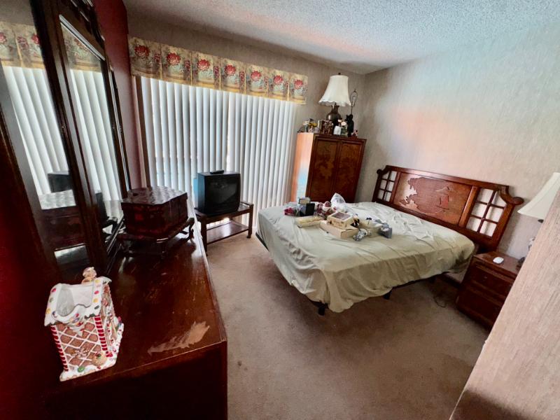 Sale Photo Thumbnail #108