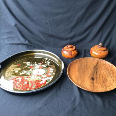 2 Japanese trays & the small jars from Aruba.  