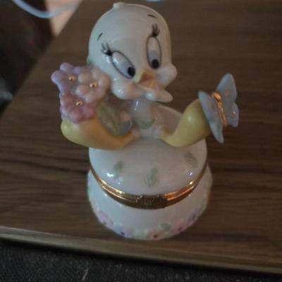Sale Photo Thumbnail #208: Lenox Tweety Bird figures
