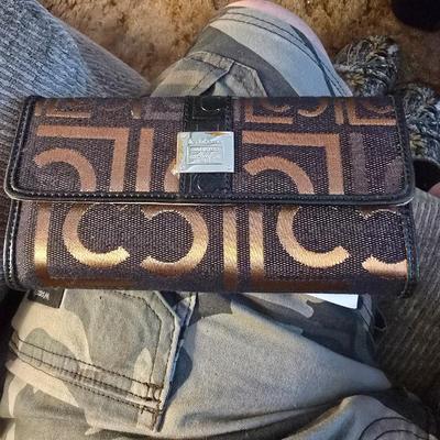 Sale Photo Thumbnail #129: Wallets