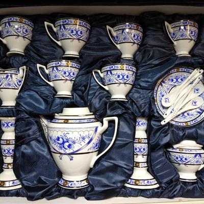 Blue and white Sorelle Fine China Tea Set with Box