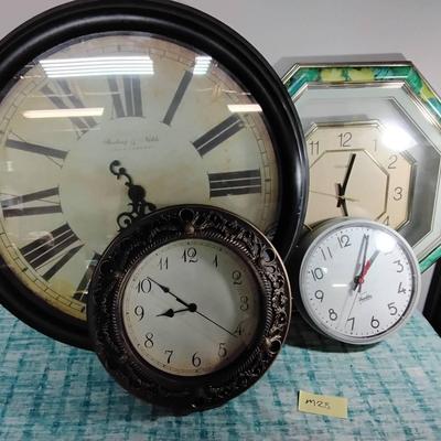 Lot Of Quartz Wall Clocks 