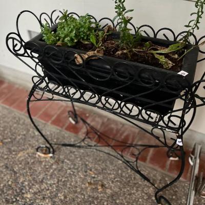 Sale Photo Thumbnail #159: Wire Basket (2)