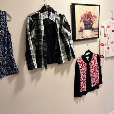 Sale Photo Thumbnail #156: Fashion